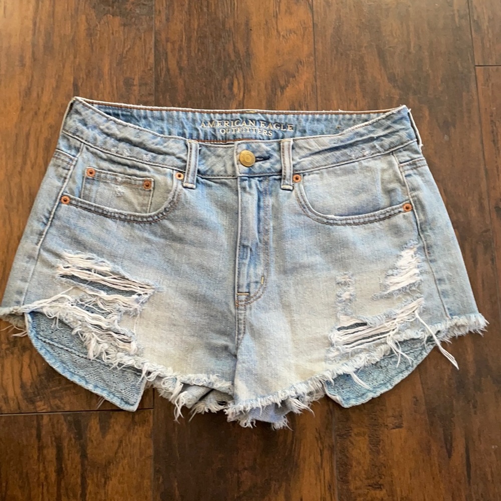 American Eagle hi-rise festival short